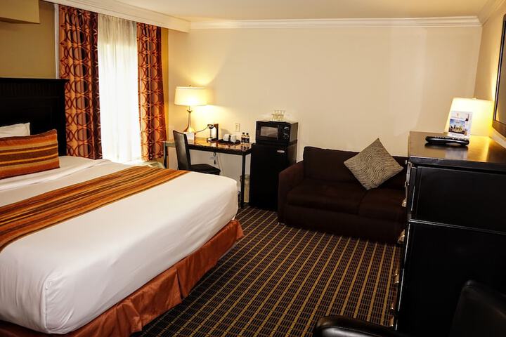 The Wilshire Grand Hotel