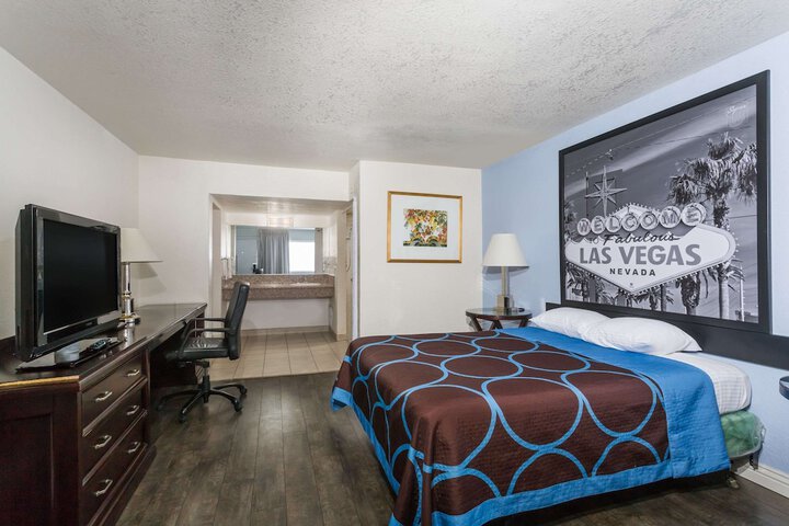 Room 21 of 27