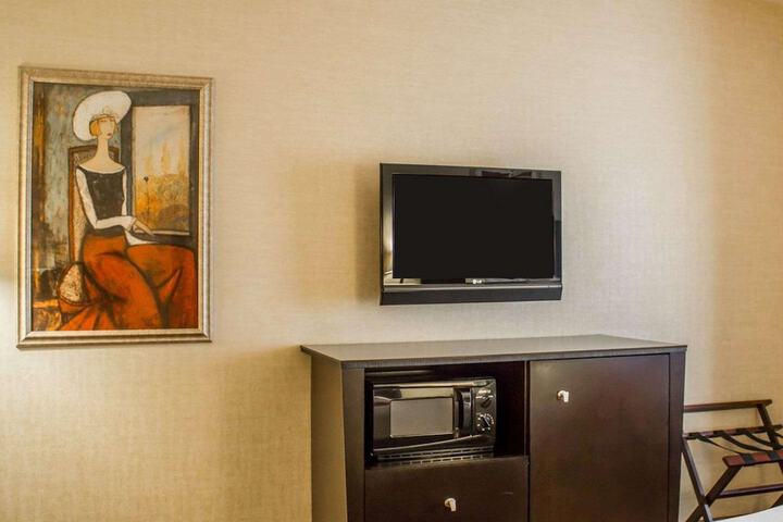 Room 22 of 48