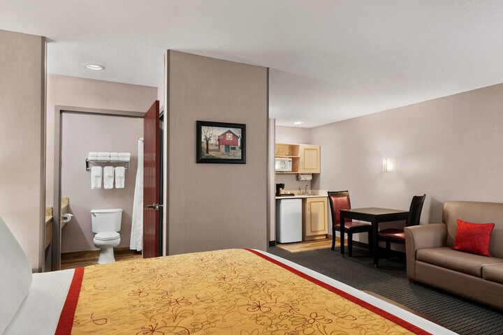 Room 19 of 28