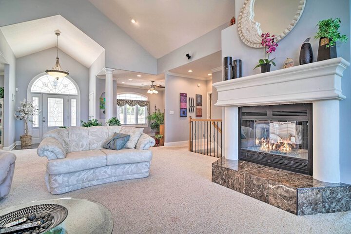 Spacious Baneberry Home w / Lake Douglas Views!