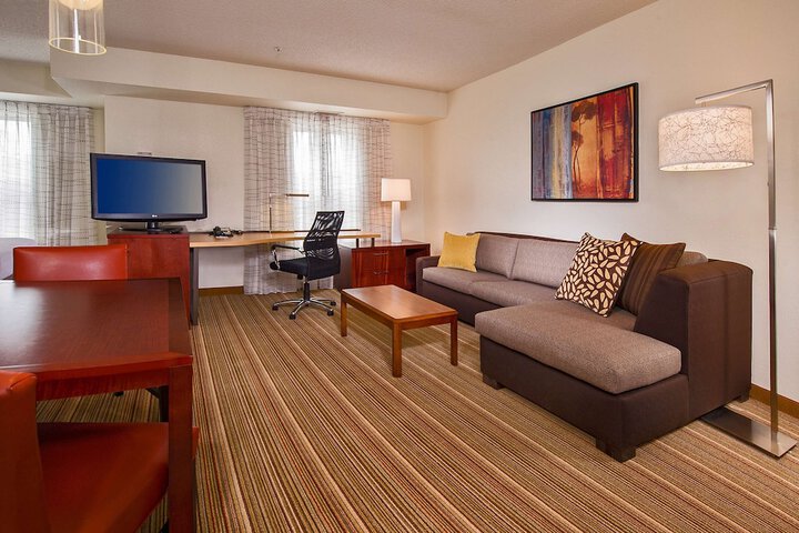 Room 13 of 28