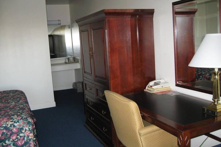 Room 15 of 31
