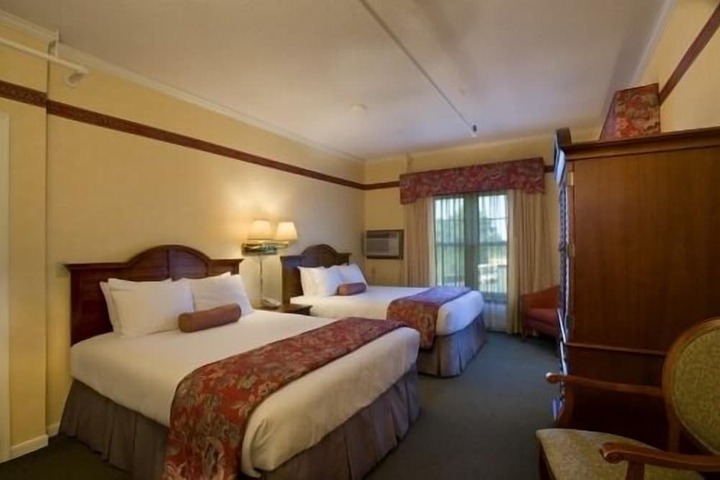 Room 33 of 53