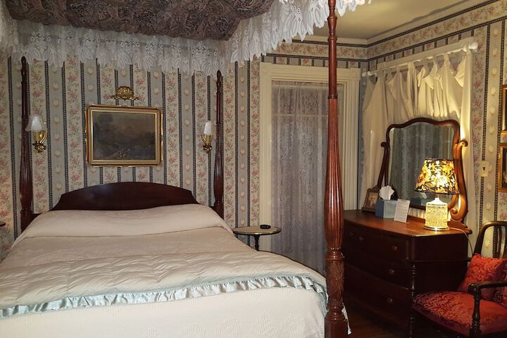 Room 18 of 51