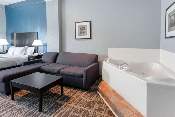 Room 21 of 47
