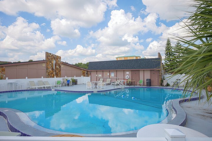 Pool 25 of 128
