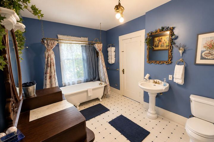 Glen Morey Country House B & B Inn
