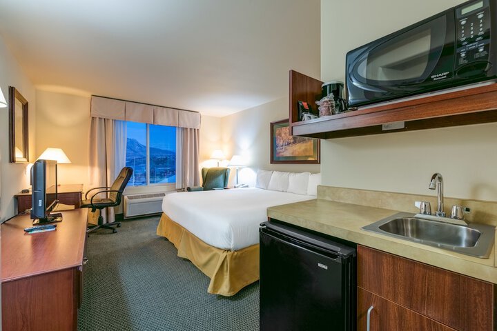 Room 34 of 47