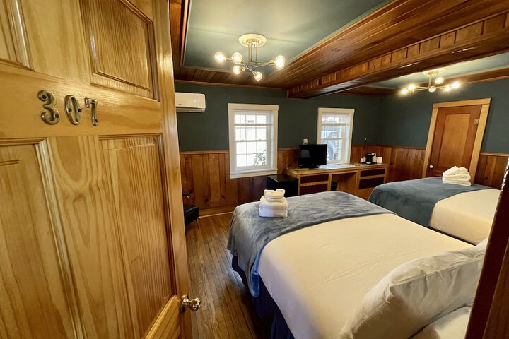 Room 54 of 156