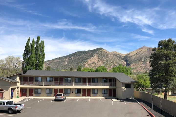 Hotel 4 of 32