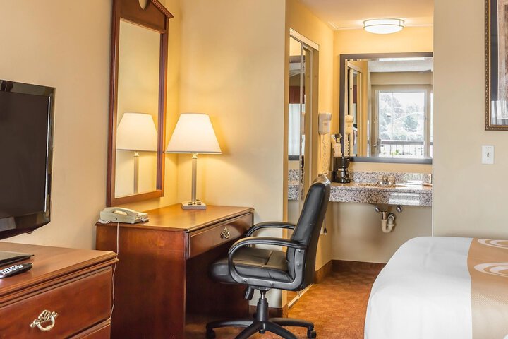 Quality Inn Calera I-65 exit 231