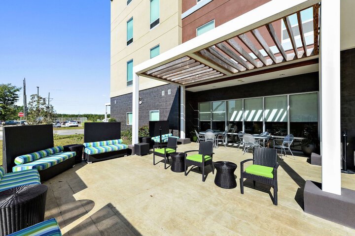 Terrace/Patio 70 of 71