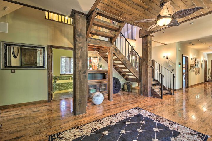 Incredible Lake Arrowhead Home w / Views & Decks!