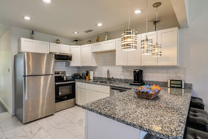 North Topsail Beach Townhome: Walk to the Beach!