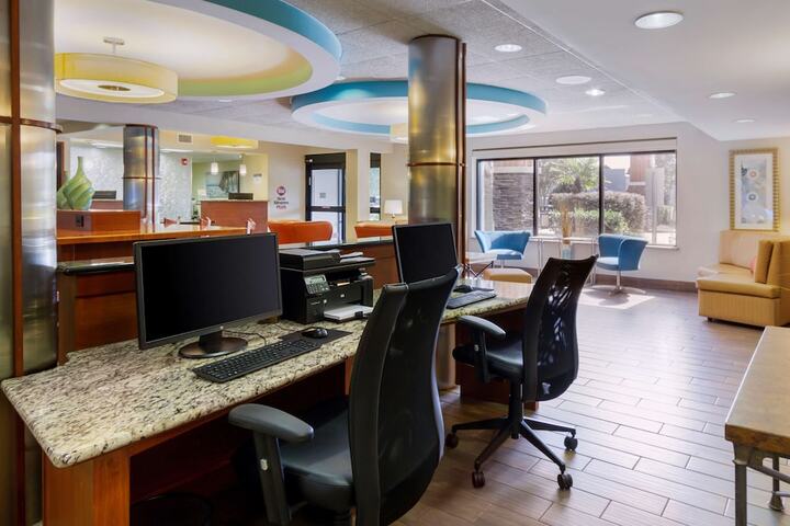 Business Center 29 of 30