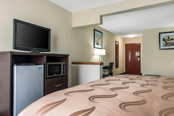 Quality Inn & Suites Anderson I-69