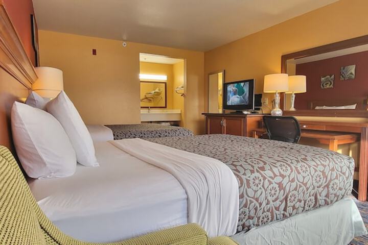 Olympic Inn & Suites