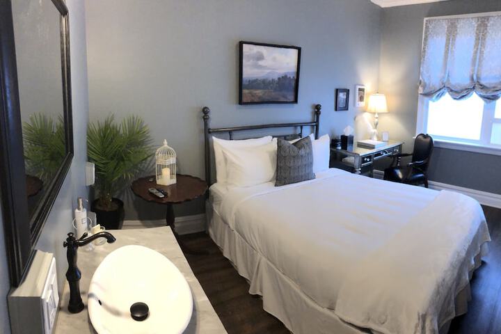 Room 42 of 81