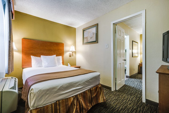 Room 3 of 21