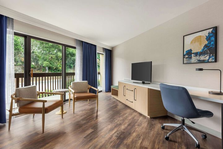 Room 35 of 100