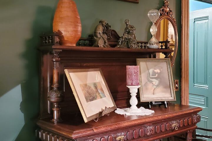 The Adams Pragge House