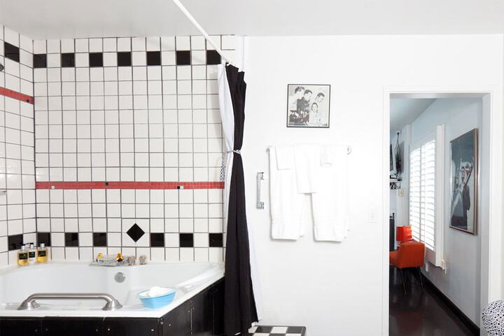Room 35 of 42