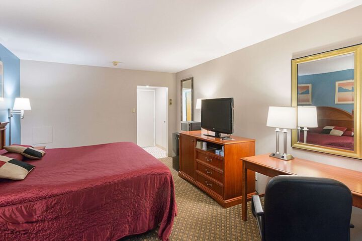 Room 15 of 36