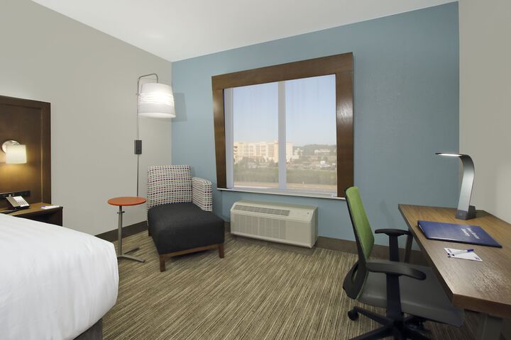 Room 17 of 42