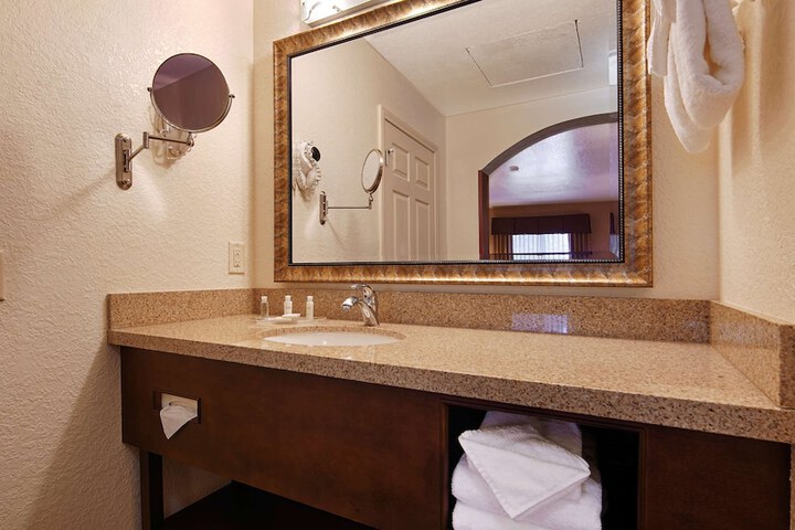 Best Western San Dimas Hotel & Suites