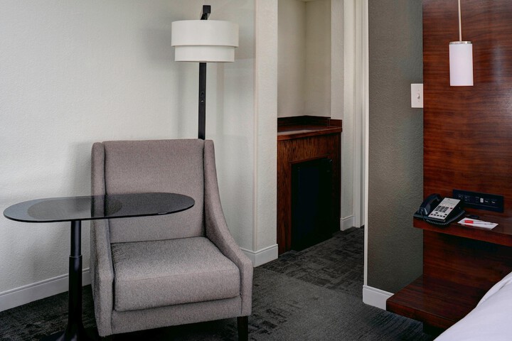 Room 21 of 39