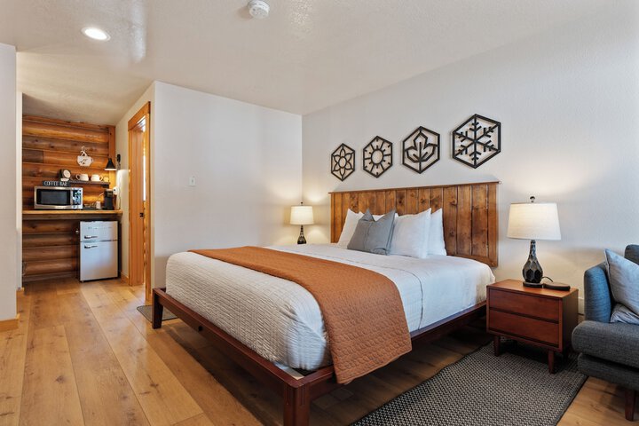 Room 83 of 120
