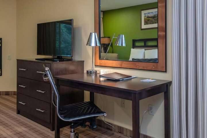 Room 27 of 34