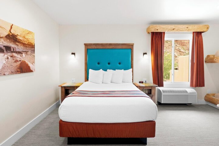 Bluff Dwellings Resort