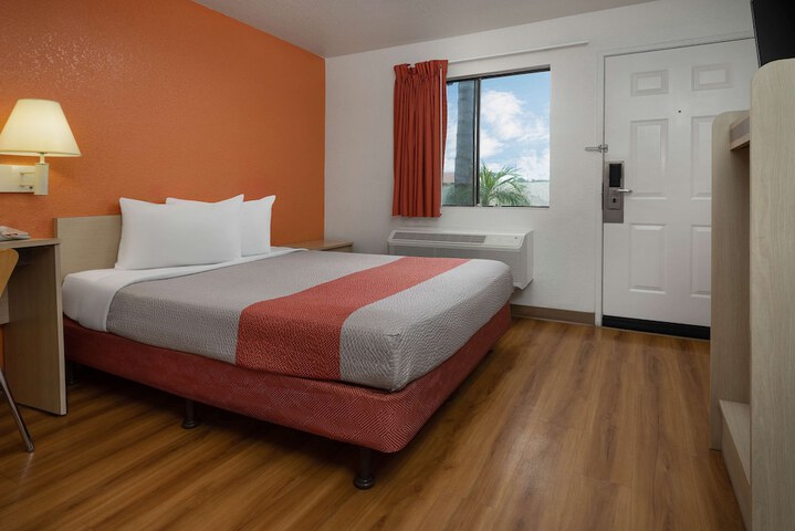 Room 16 of 22