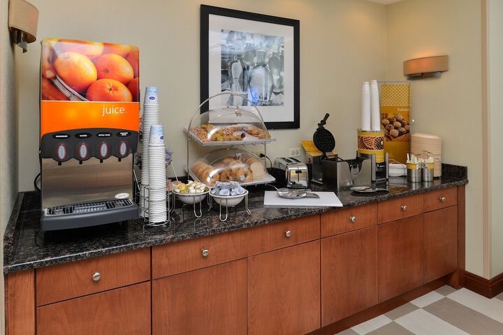 Breakfast/Coffee Service 25 of 30