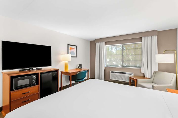 Room 13 of 37