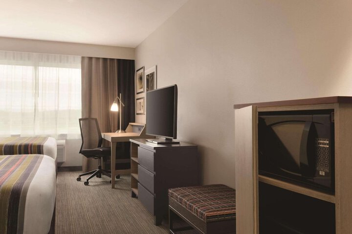 Country Inn & Suites by Radisson Ft. Atkinson, WI