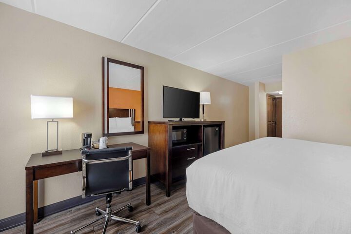 Room 10 of 37