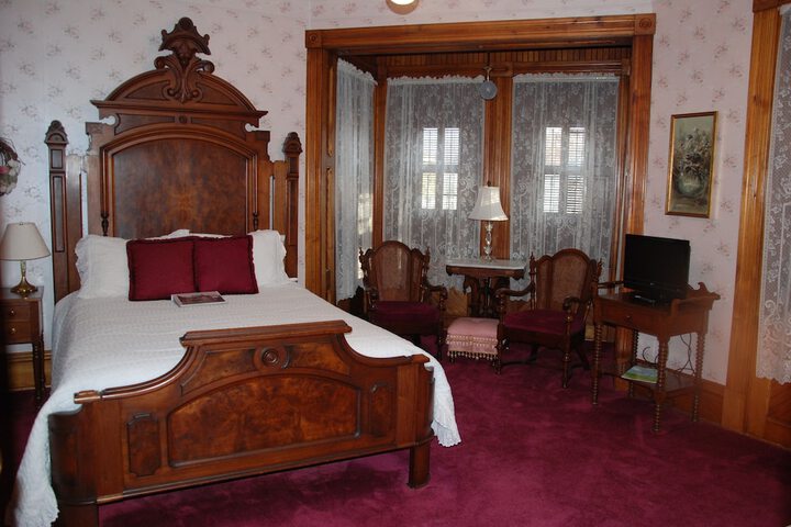 Room 33 of 51