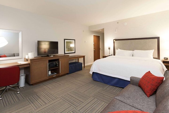 Room 17 of 34