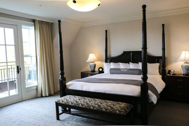 Room 44 of 118