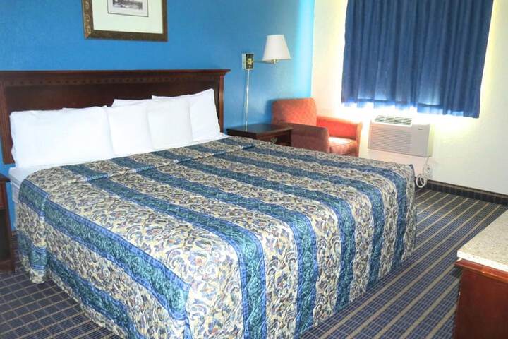 Budget Host Airport Inn