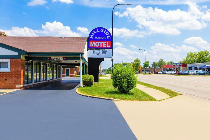 Manor Motel by OYO Near Oak Brook / Chicago Westchester