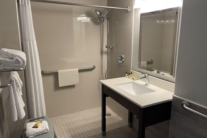 Room 10 of 37