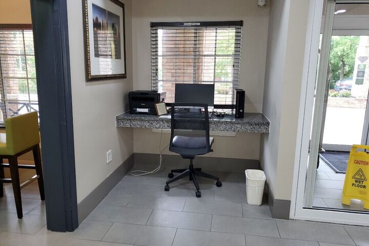 Business Center 44 of 44