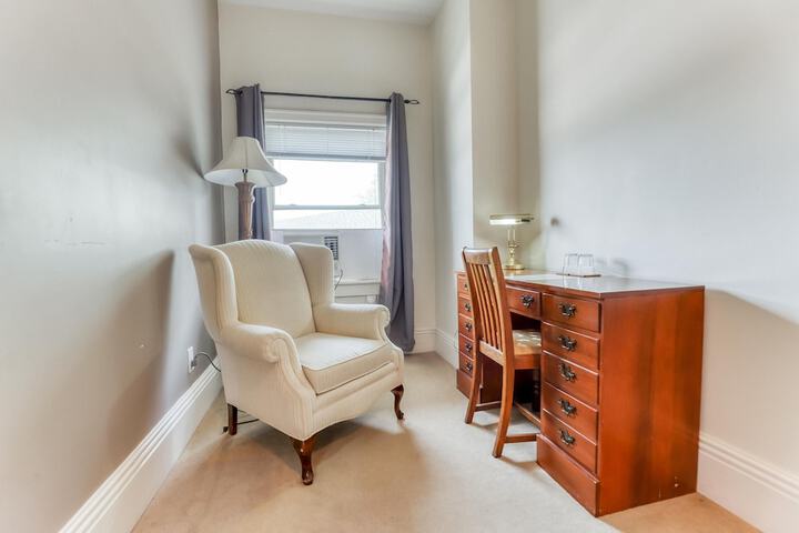 Room 43 of 103