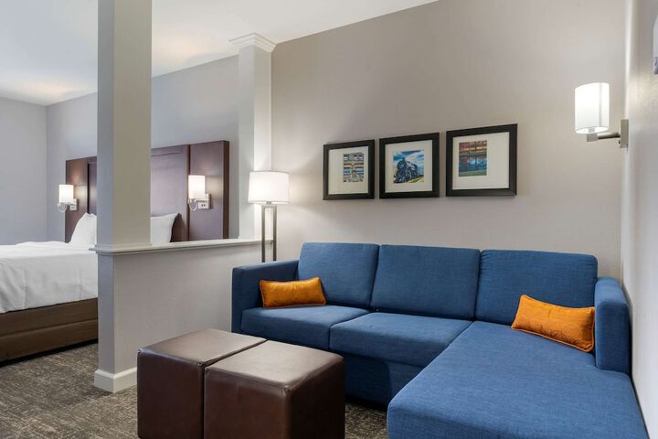 Room 15 of 38