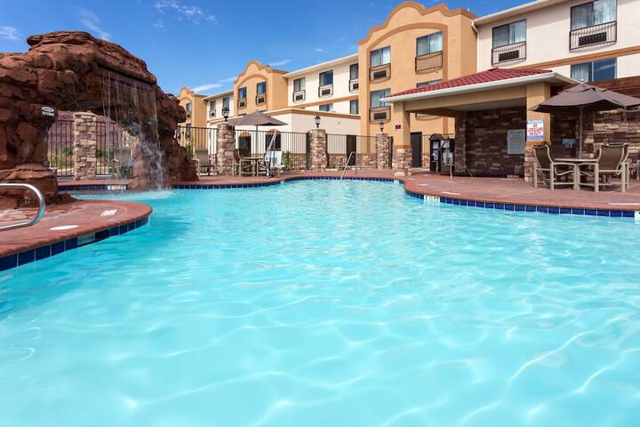 Holiday Inn Express & Suites Moab by IHG