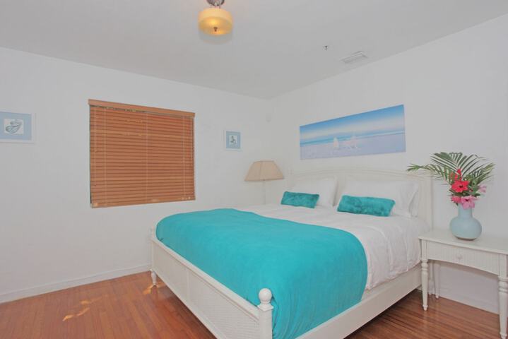 Room 5 of 11